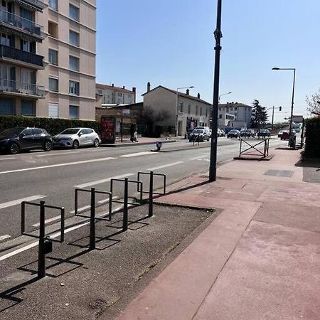 Le Pressense Apartment Venissieux Luaran gambar