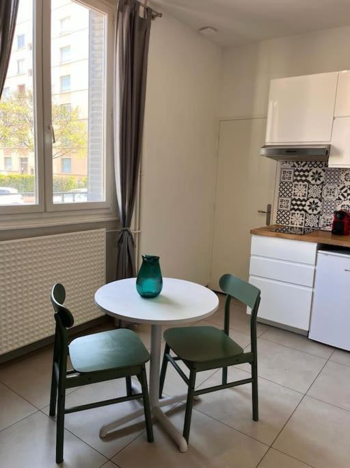 Le Pressense Apartment Venissieux Luaran gambar