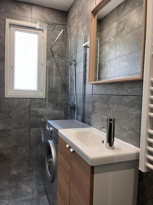 Le Pressense Apartment Venissieux Luaran gambar